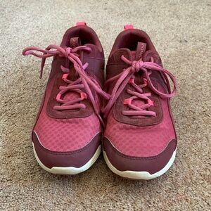 VIONIC Shiraz Chance Walking Sneakers